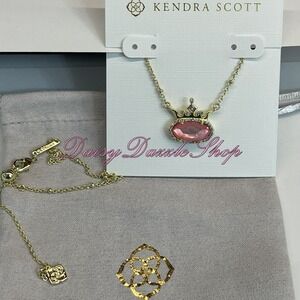 ✨Kendra‎ Scott Disney Elisa Princess Short Gold Pendant in Pink Iridescent✨